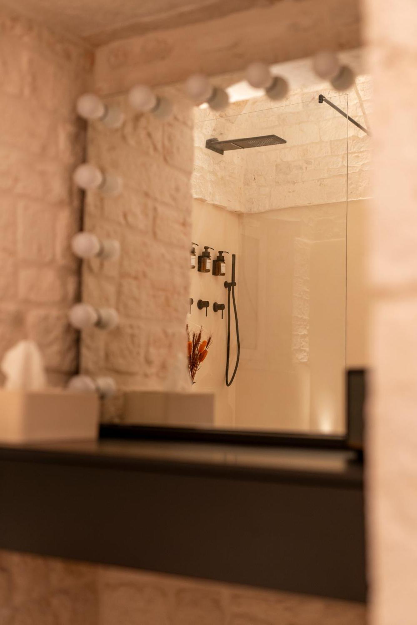 Appartement Naiira Luxury Trullo - Jacuzzi And Patio à Alberobello Extérieur photo
