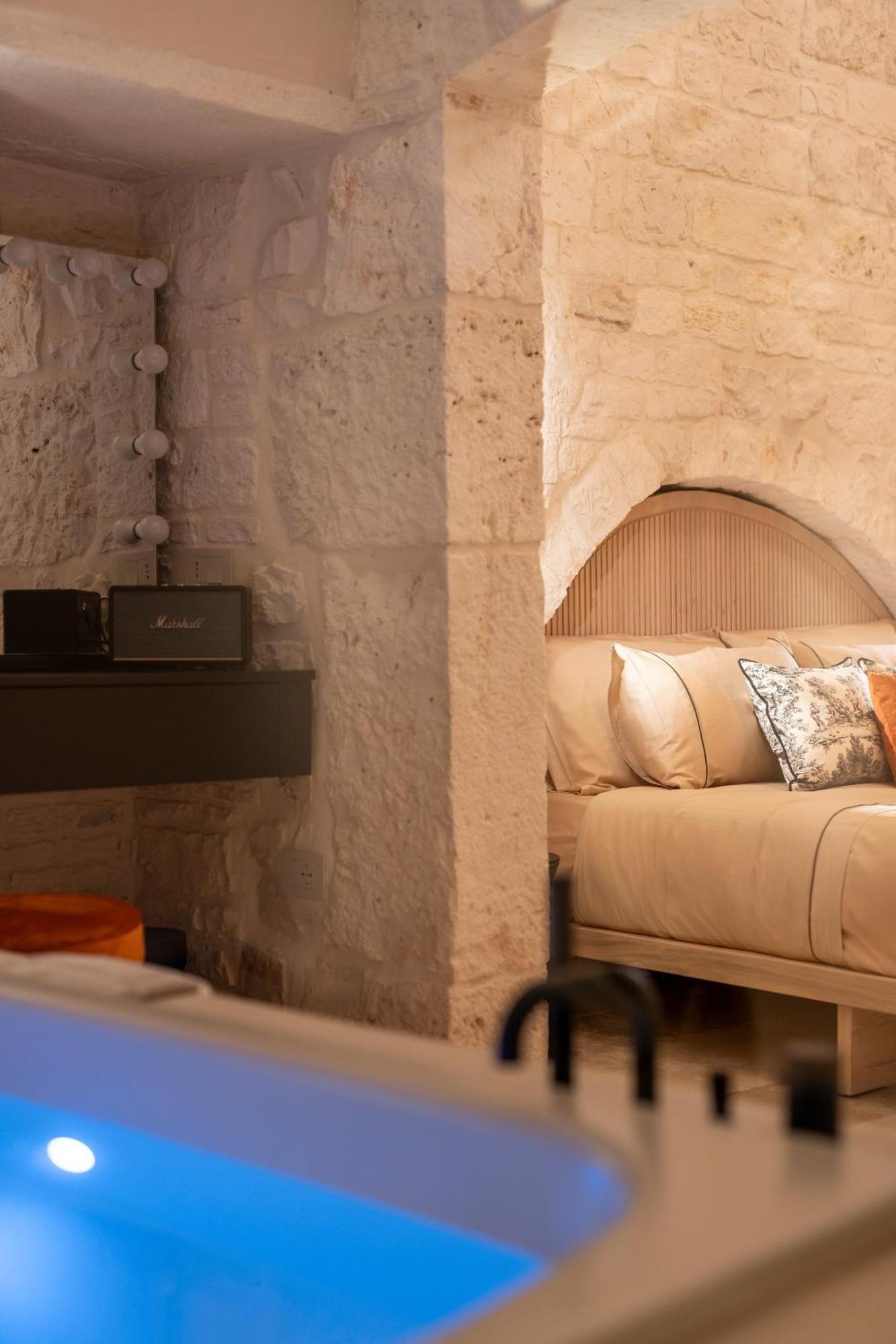 Appartement Naiira Luxury Trullo - Jacuzzi And Patio à Alberobello Extérieur photo